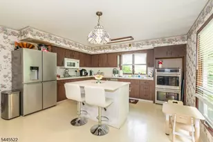 319 Winifred Dr, Totowa, NJ 07512 - Photo 9