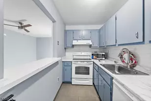 20 613 Delar Pkwy, Franklin Township, NJ 08823 - Photo 9