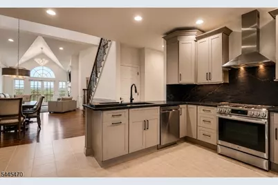 9 Rockhall Ct, Hardyston Township, NJ 07419 - Photo 3