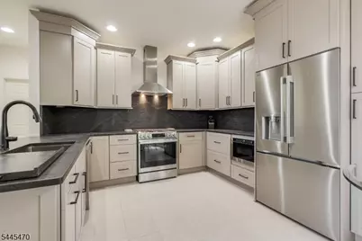 9 Rockhall Ct, Hardyston Township, NJ 07419 - Photo 3