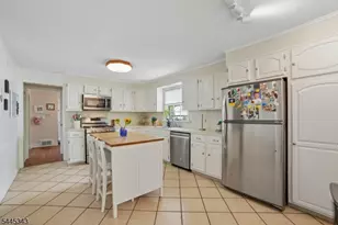 26 Tower Dr, Springfield, NJ 07081 - Photo 9