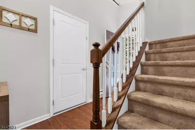504 Lopez Ln, Morris Plains, NJ 07950 - Photo 3