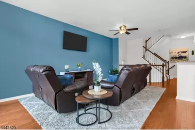 504 Lopez Ln, Morris Plains, NJ 07950 - Photo 5