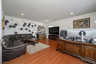 22 Hilltop Dr, North Caldwell, NJ 07006 - Photo 5