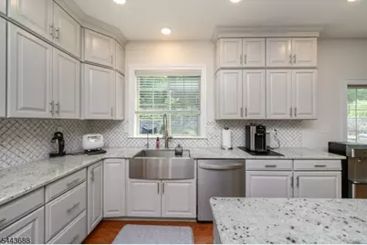 22 Hilltop Dr, North Caldwell, NJ 07006 - Photo 9