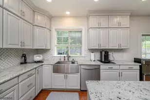22 Hilltop Dr, North Caldwell, NJ 07006 - Photo 9