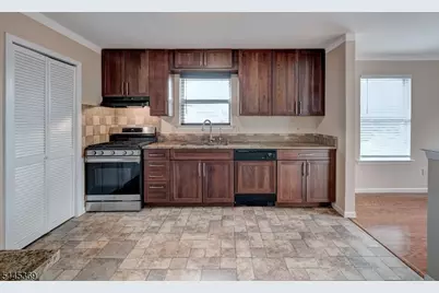 32 Rebecca Rd, East Hanover Township, NJ 07936 - Photo 9