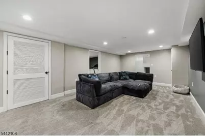 37 Barley Sheaf Rd, Raritan Township, NJ 08822 - Photo 27