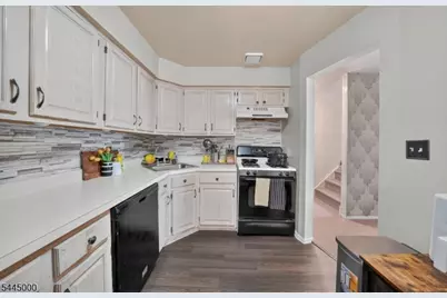 109 Michaels Ct #109, Woodbridge Township, NJ 07095 - Photo 7