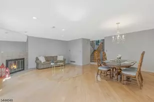 12 Carriage Pl, Edison, NJ 08820 - Photo 5