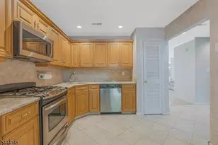 12 Carriage Pl, Edison, NJ 08820 - Photo 11