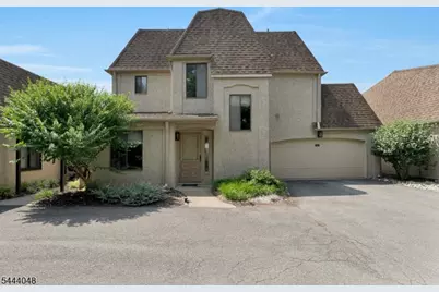 12 Carriage Pl, Edison, NJ 08820 - Photo 3