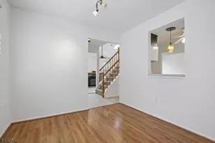 91 Cherrywood Dr, Franklin Township, NJ 08873 - Photo 9