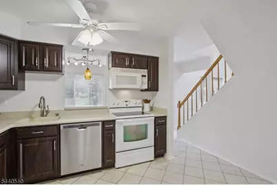 91 Cherrywood Dr, Franklin Township, NJ 08873 - Photo 15