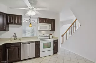 91 Cherrywood Dr, Franklin Township, NJ 08873 - Photo 15