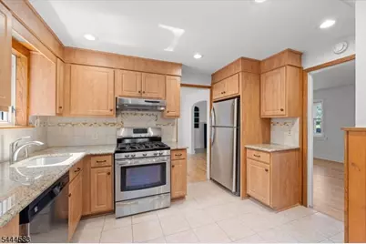 367 Essex Ave, Bloomfield, NJ 07003 - Photo 15