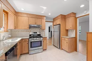 367 Essex Ave, Bloomfield, NJ 07003 - Photo 15