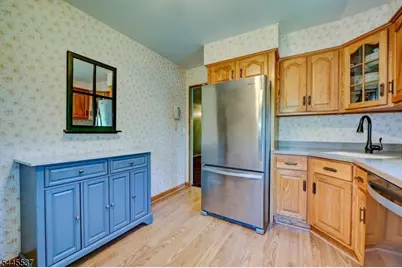 34 Lindstrom Dr, Hillsborough Township, NJ 08844 - Photo 15