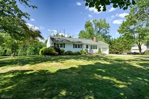 34 Lindstrom Dr, Hillsborough Township, NJ 08844 - Photo 29