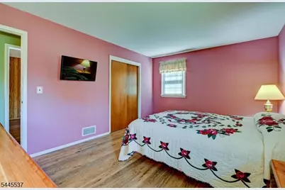 34 Lindstrom Dr, Hillsborough Township, NJ 08844 - Photo 19
