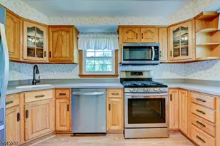34 Lindstrom Dr, Hillsborough Township, NJ 08844 - Photo 13