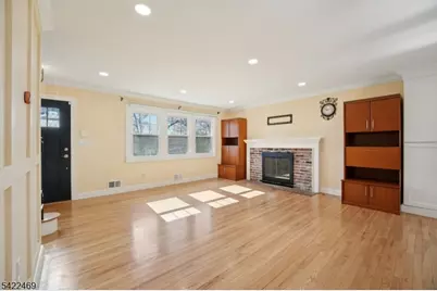 59 Oakwood Dr, Wayne, NJ 07470 - Photo 3