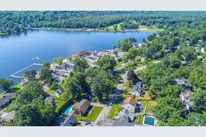 59 Oakwood Dr, Wayne, NJ 07470 - Photo 47