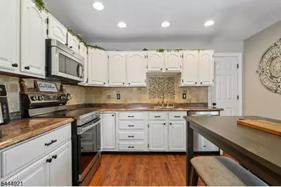 22 Summit Rd, Jefferson Township, NJ 07438 - Photo 9