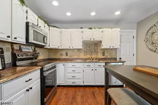 22 Summit Rd, Jefferson Township, NJ 07438 - Photo 9