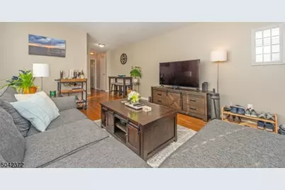 370 Claremont Avenue #A7, Montclair, NJ 07042 - Photo 3