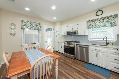 56 Village Dr, Wayne, NJ 07470 - Photo 5