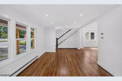 129 W Oak St, Bernards Township, NJ 07920 - Photo 9