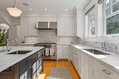 139 Gates Ave, Montclair, NJ 07042 - Photo 9