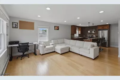 260 Edgewood Ter, South Bound Brook Boro, NJ 08880 - Photo 13