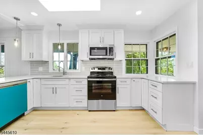 306 Warrenville Rd, Green Brook Township, NJ 08812 - Photo 7