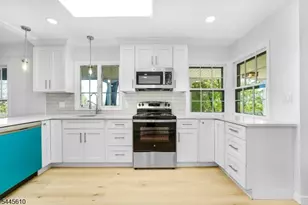 306 Warrenville Rd, Green Brook Township, NJ 08812 - Photo 7