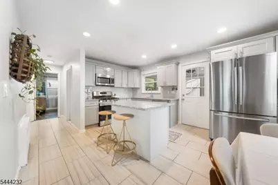 19 Robertson Rd, West Orange Township, NJ 07052 - Photo 9
