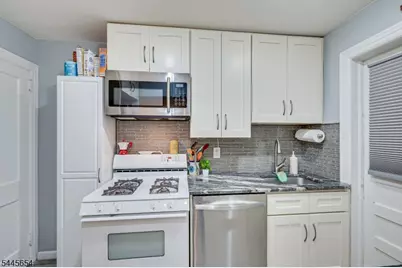 828 N Stiles St, Linden, NJ 07036 - Photo 11