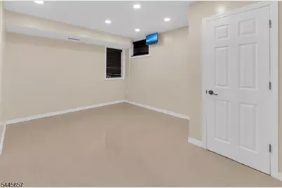 301 Nesbit Ter, Irvington, NJ 07111 - Photo 11