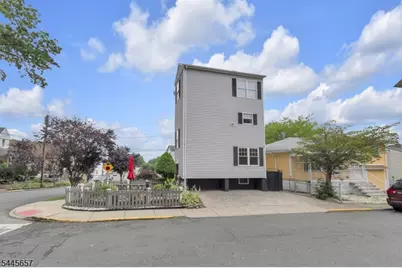 301 Nesbit Ter, Irvington, NJ 07111 - Photo 3