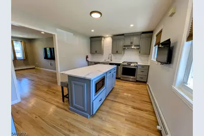 43 Manchester Ct, Wayne, NJ 07470 - Photo 5