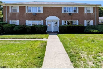 43 Manchester Ct, Wayne Twp., NJ 07470 - Photo 1