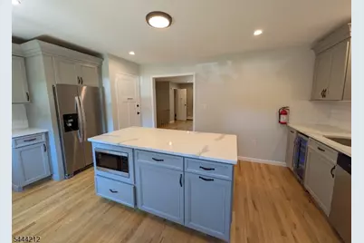 43 Manchester Ct, Wayne, NJ 07470 - Photo 7