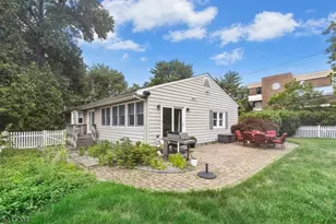 2 Princeton Rd, Cranford Township, NJ 07016 - Photo 31