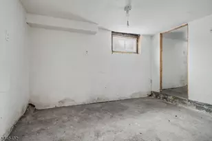 305 Pacific St, Paterson, NJ 07503 - Photo 29