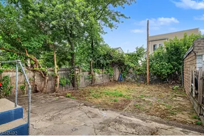 305 Pacific St, Paterson, NJ 07503 - Photo 31