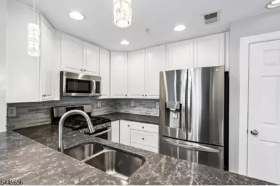 811 Donato Cir, Scotch Plains Township, NJ 07076 - Photo 11