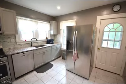 613 Ripley Pl, Westfield, NJ 07090 - Photo 3