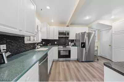 15 Stevens Rd, Belleville, NJ 07109 - Photo 9