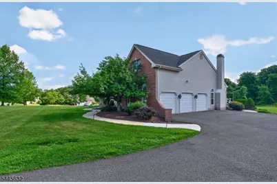 9 Meadow Run Rd, Holland Township, NJ 08848 - Photo 5